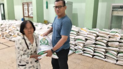 970 KPM di Ngadirejo Terima Bantuan Pangan, Warga: Sangat Membantu Jelang Lebaran