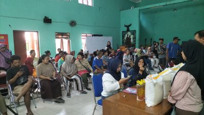 Jelang Lebaran, BULOG Kediri Gelontorkan 685 Ton Beras dan 137 Ribu Liter Minyak untuk 34 Ribu Warga