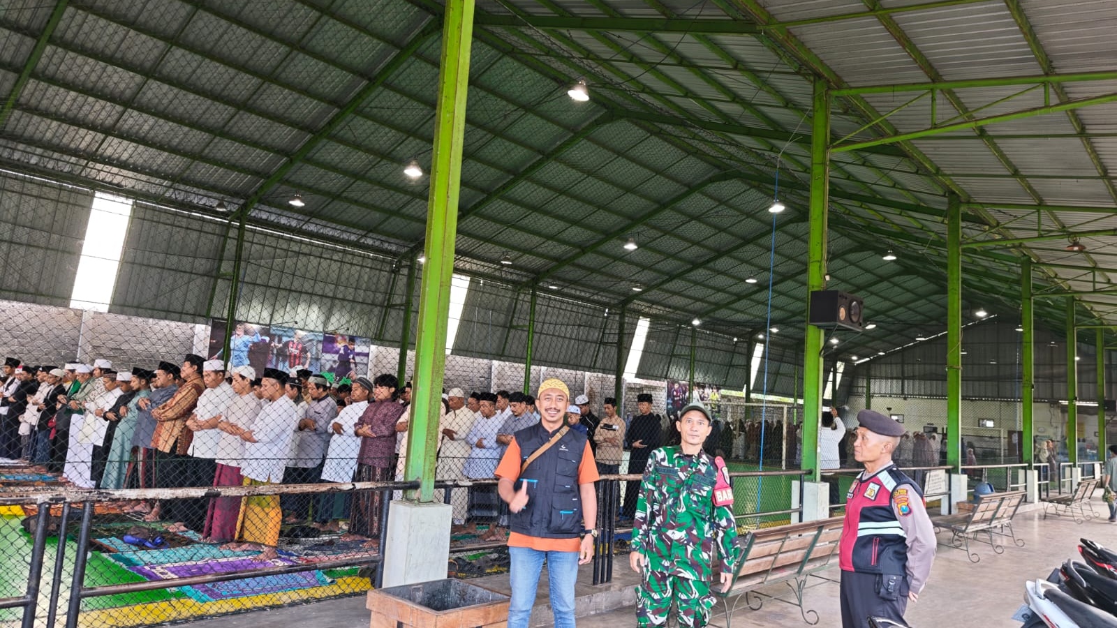 Sholat Ied Forum Tabayyun Kediri Khidmat di Sekartaji, 300 Jamaah Hadir, Lalu Lintas Terkendali
