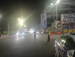 Rekayasa Lalin Adaptif, Arus Malam di Jl Dhoho Kediri Tetap Ramai Lancar Didominasi Plat Luar Kota