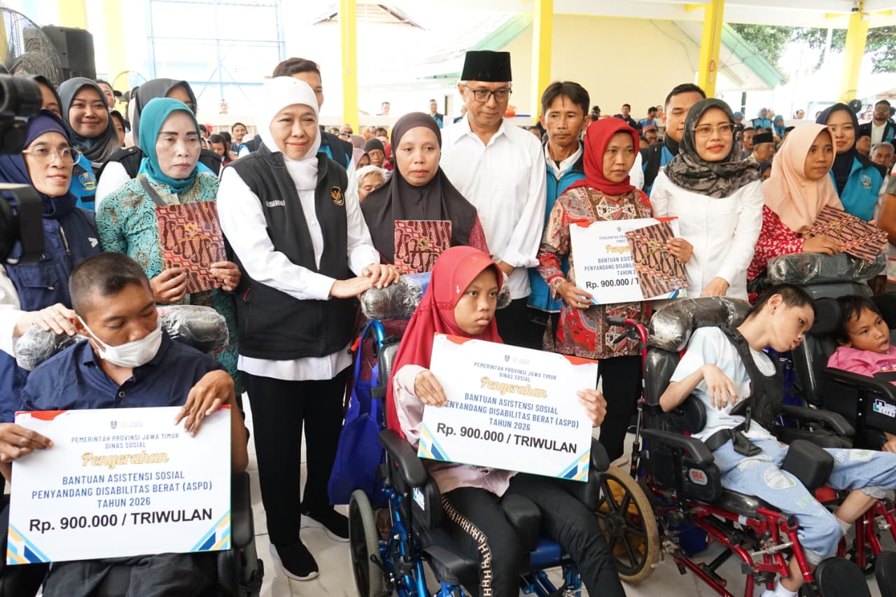 Gus Qowim Dampingi Gubernur Jatim Salurkan Sapa Bansos Rp15 Miliar, Perkuat Pengentasan Kemiskinan di Kediri