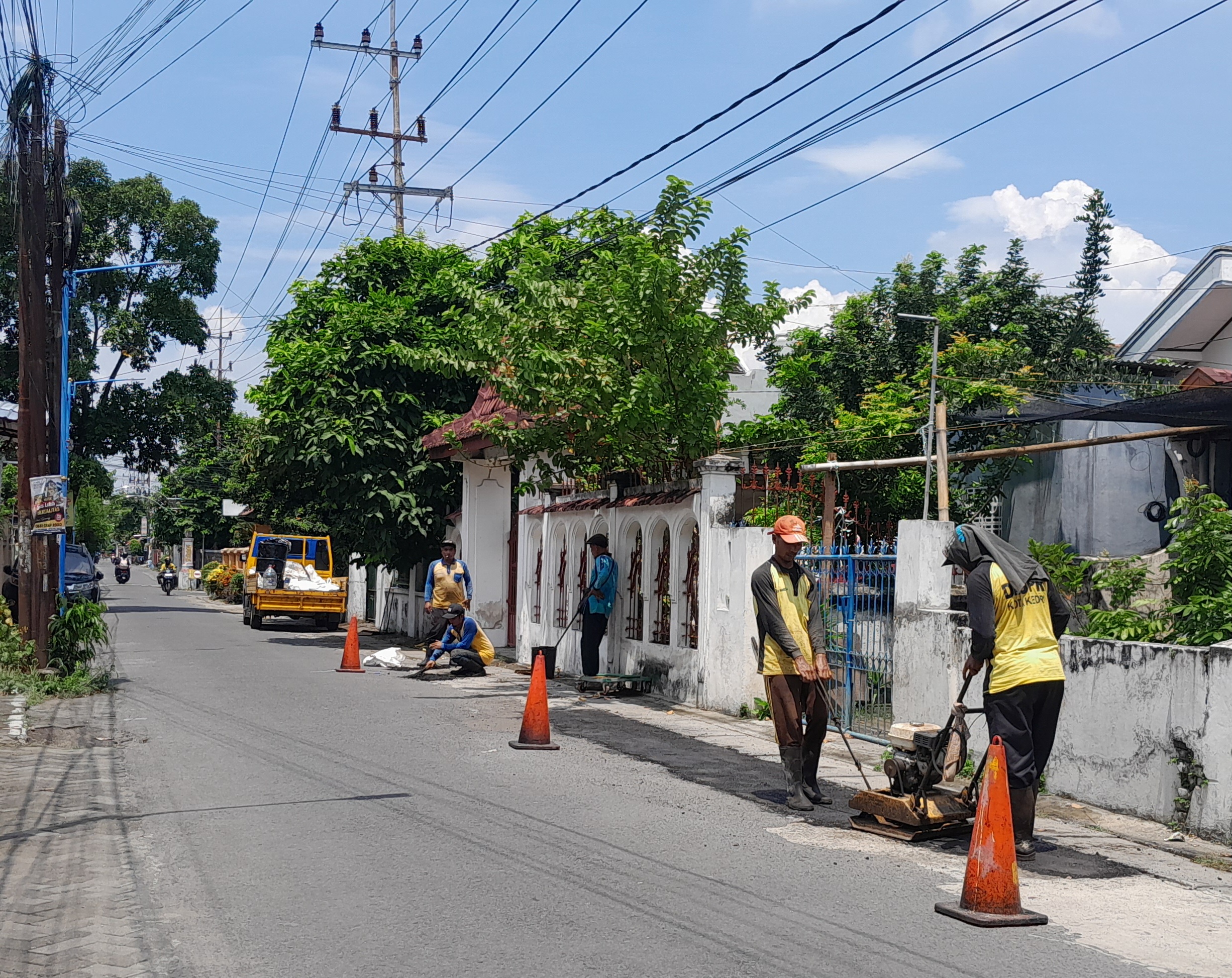 DPUPR Kota Kediri Perbaiki Jalan Letjend Sutoyo, Tindak Lanjuti Keluhan Warga