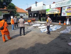 Polisi Tertibkan Balon Udara dan Petasan saat Lebaran Ketupat di Jogoroto, 12 Balon Diamankan