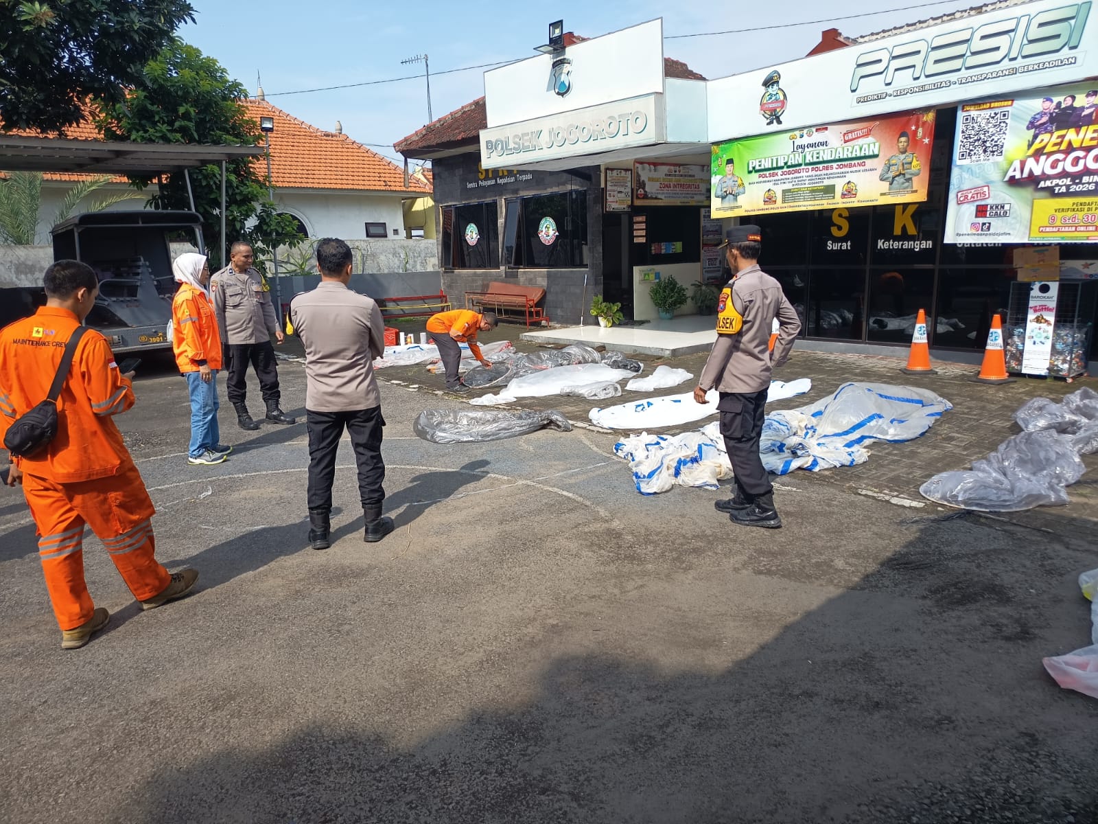 Polisi Tertibkan Balon Udara dan Petasan saat Lebaran Ketupat di Jogoroto, 12 Balon Diamankan