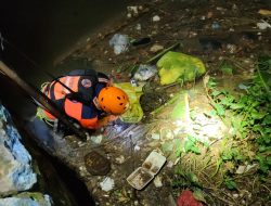 Jasad Bayi Laki-laki Ditemukan Mengapung di Dam Sumobito