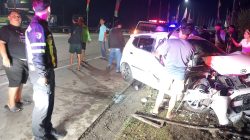 Ayla ‘Adu Banteng’ dengan Truk Box di Jombang, Penumpang Lansia Meninggal Dunia