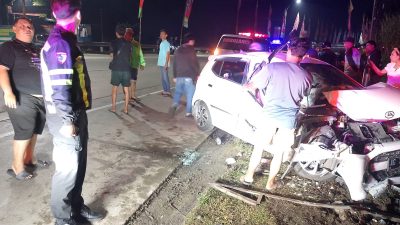 Ayla ‘Adu Banteng’ dengan Truk Box di Jombang, Penumpang Lansia Meninggal Dunia