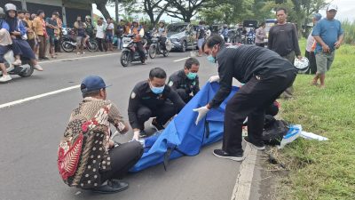 Pemotor Tewas Usai Bertabrakan dengan Truk Tebu di Jalur Jombang–Kediri