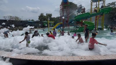 Libur Lebaran, Tirta Wisata Jombang Kembali Dipadati Pengunjung