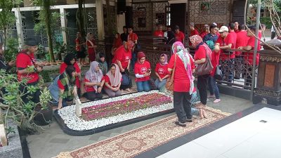 Rombongan INTI Jatim Ziarah ke Makam Gus Dur, Kenang Peran Tokoh Pluralisme
