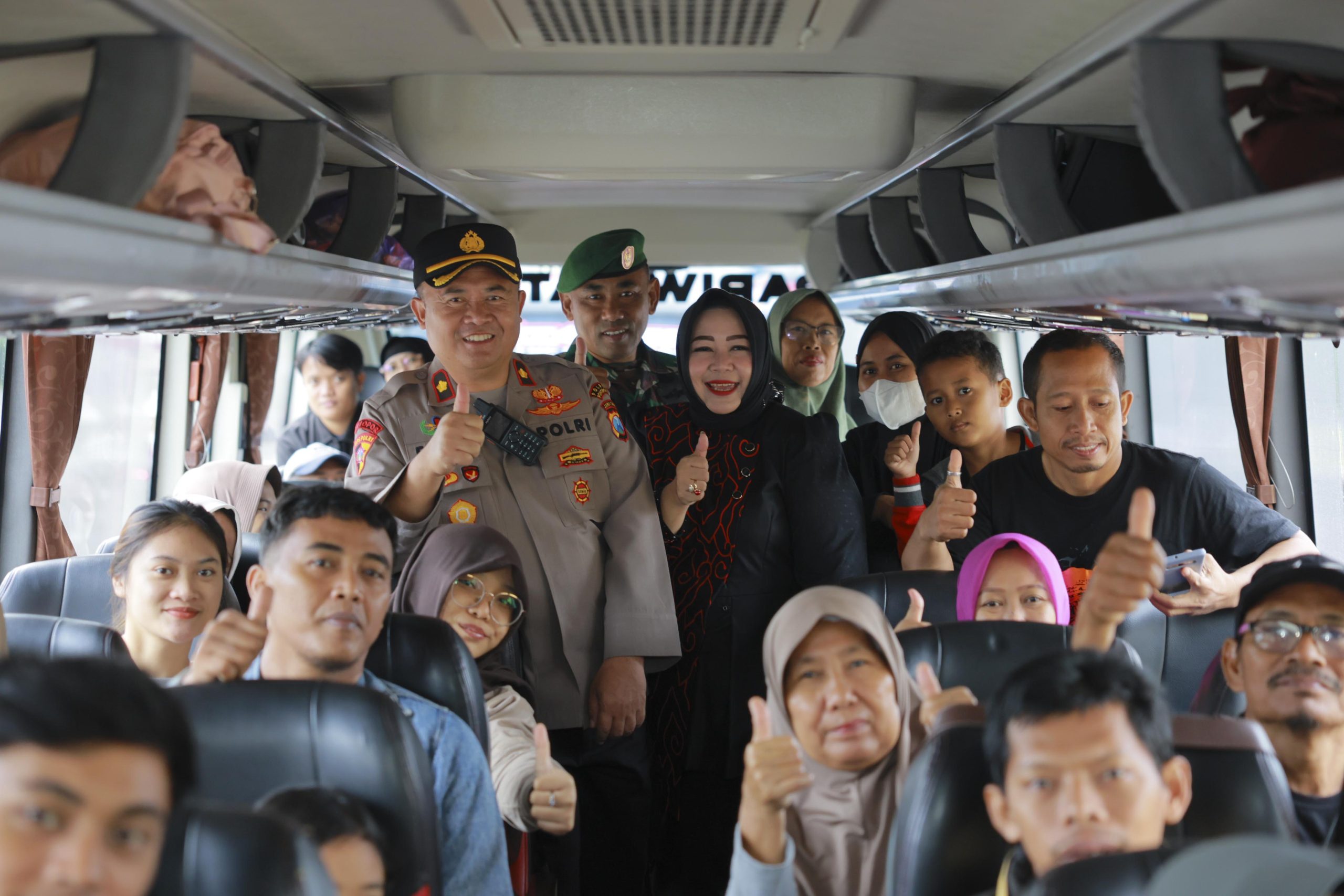 Ratusan Pemudik Diberangkatkan Gratis Pemkab Ponorogo Menuju Perantauan