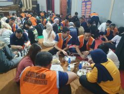 Suasana Haru Warnai Buka Bersama 70 Warga Binaan Lapas Tulungagung dengan Keluarga