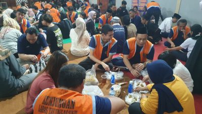 Suasana Haru Warnai Buka Bersama 70 Warga Binaan Lapas Tulungagung dengan Keluarga
