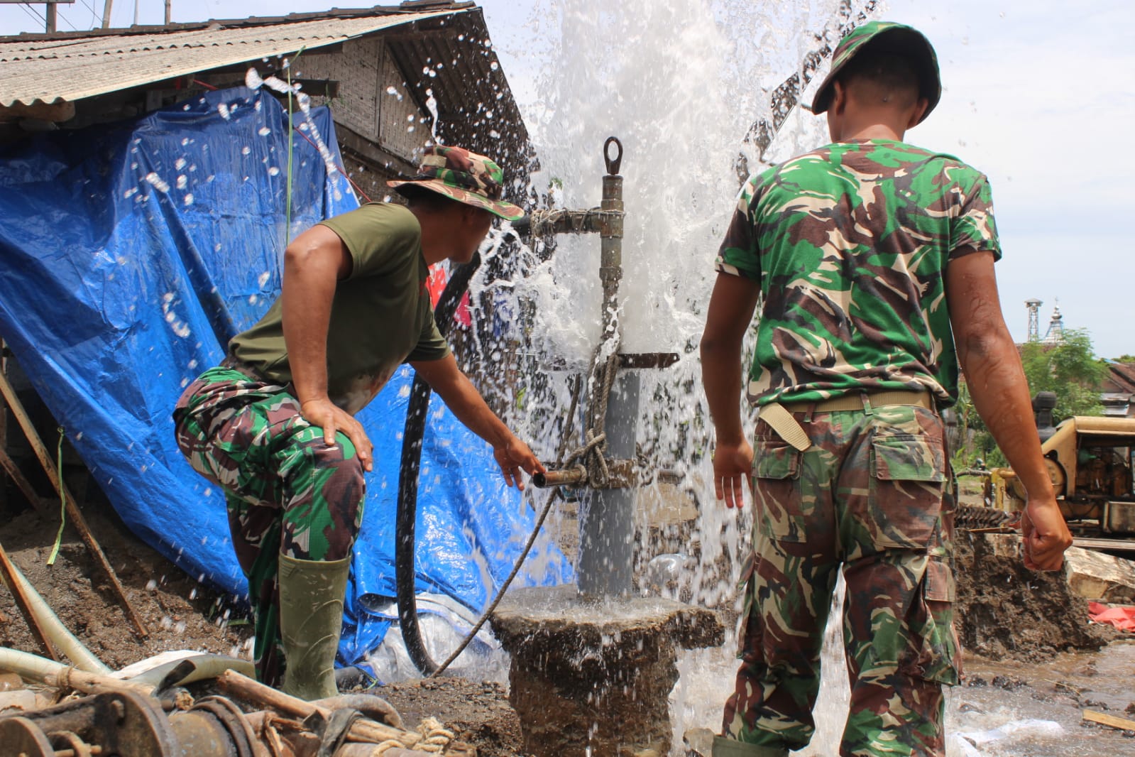 Sumur Bor TMMD di Dusun Templek Mulai Mengalirkan Air Bersih, Warga Sambut Antusias