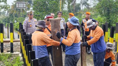 Jelang Lebaran, Perlintasan Sebidang Tanpa Palang di Srengat Ditutup
