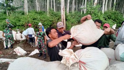 Hujan Deras Rusak Akses Jalan di Gadungan, Satgas TMMD dan Warga Lakukan Pembersihan