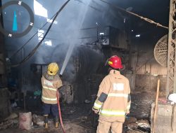 Gudang Penyimpanan Bulu di Kandangan Terbakar Diduga Akibat Percikan Api Tungku