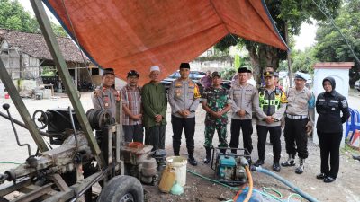 Bantuan Sumur Bor Polres Kediri Disambut Antusias Warga Gurah