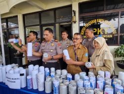 Polisi Amankan 10 Pelajar di Jenangan, Ratusan Selongsong Petasan dan Balon Udara Disita
