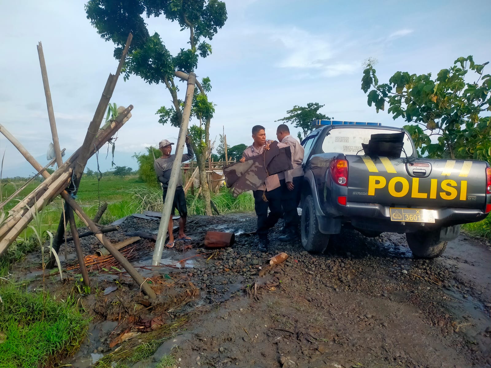 Polsek Kunjang Tertibkan Dugaan Tambang Pasir Ilegal di Sungai Konto, Sejumlah Peralatan Diamankan