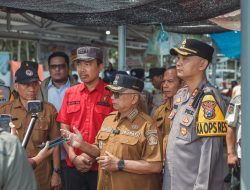 Kapolres dan Bupati Blitar Monitoring Pasar dan Pos Pengamanan, Pastikan Stok Bahan Pokok Aman