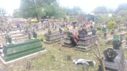 Warga Desa Jemekan Gelar Tahlil Akbar di Makam Leluhur