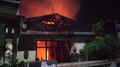Rumah Warga Brenggolo Ludes Terbakar Saat Ditinggal Kosong