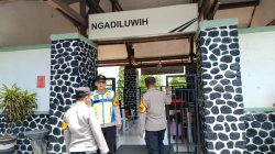 Polisi Pantau Arus Balik di Stasiun Ngadiluwih, Imbau Penumpang Jaga Keamanan