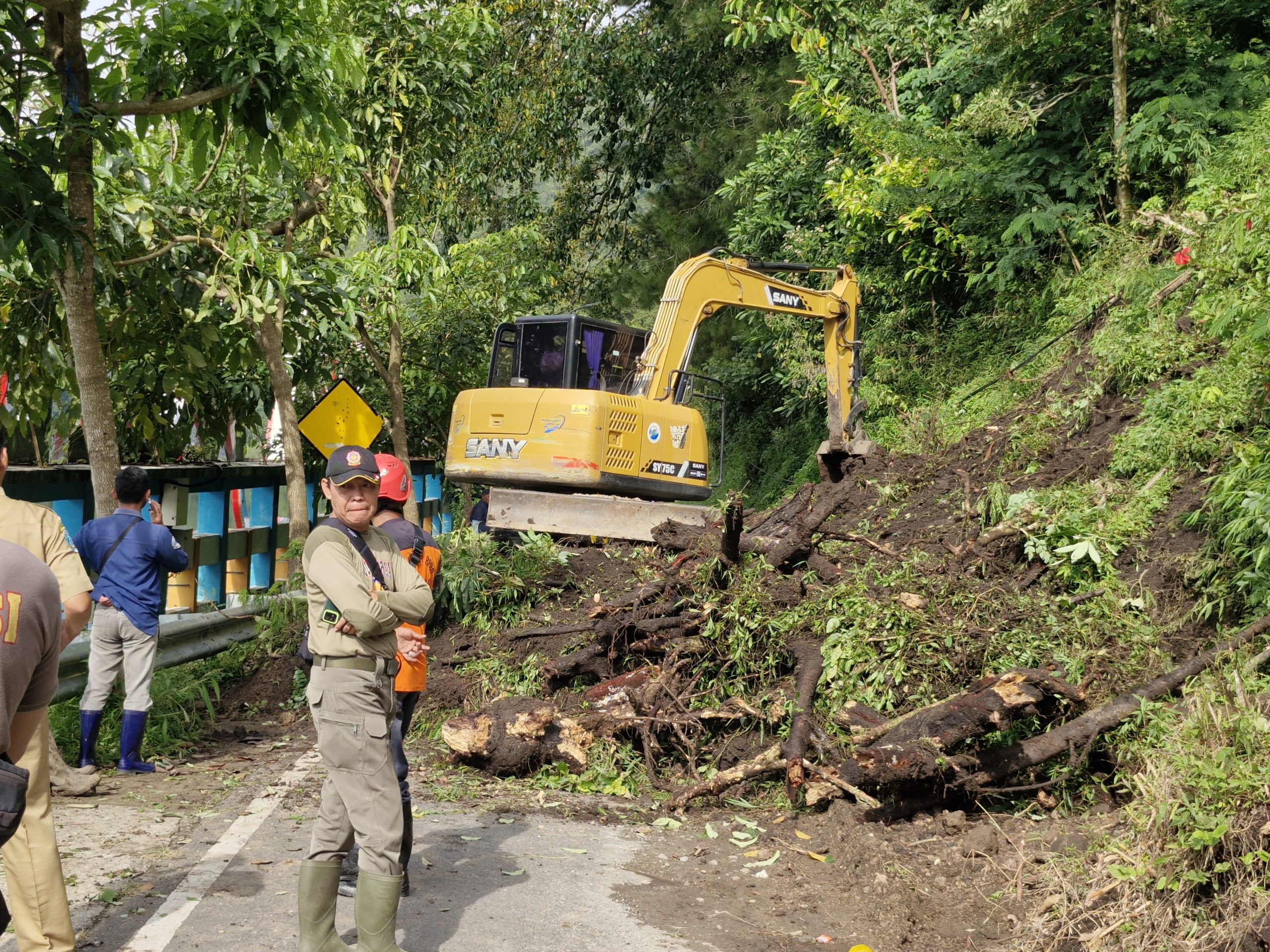 Longsor di Telaga Ngebel, Jalur Lingkar Sisi Utara Ditutup Total