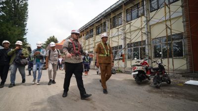 Mas Dhito Tinjau Progres Rehabilitasi Gedung Pemkab Kediri