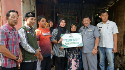 Warga Sumberagung Terima Bantuan Rehab Rumah Rp20 Juta di Bulan Ramadan