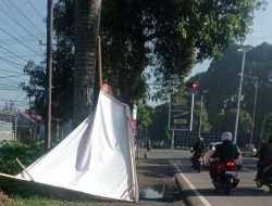 Jelang Lebaran, Waspada Baliho Tumbang Saat Hujan dan Angin Kencang