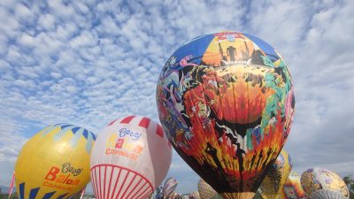 Reog Balon Carnival 2026 Meriah, Puluhan Balon Hiasi Langit Ponorogo
