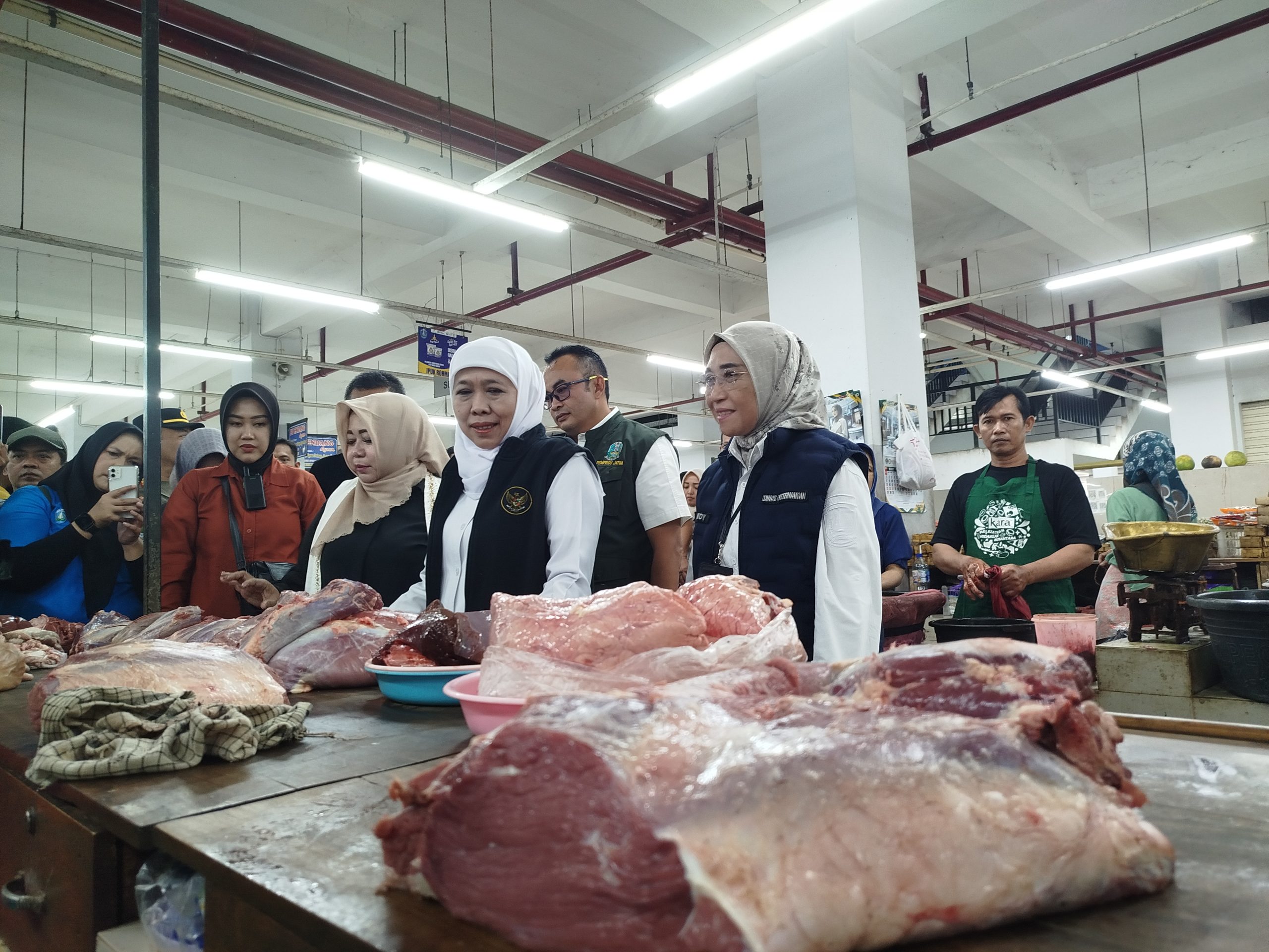 Harga Bapokting di Pasar Legi Ponorogo Stabil Pasca Lebaran, Khofifah Pastikan Distribusi Lancar