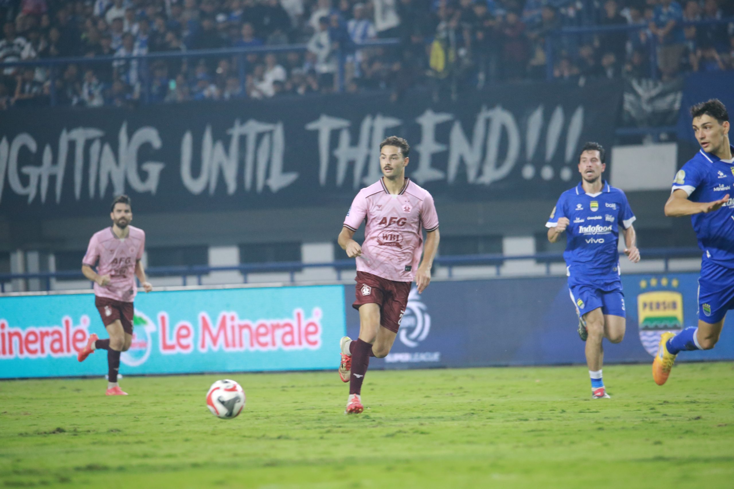Persik Kediri Tumbang 0-3 dari Persib Bandung, Pelatih Marcos Reina Torres Soroti Penalti dan Kepemimpinan Wasit