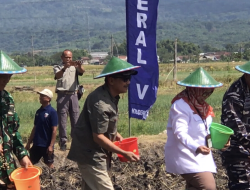 Ketua DPRD Nganjuk Dukung Gerakan Tanam Kedelai Bersama TNI AL dan Kementan