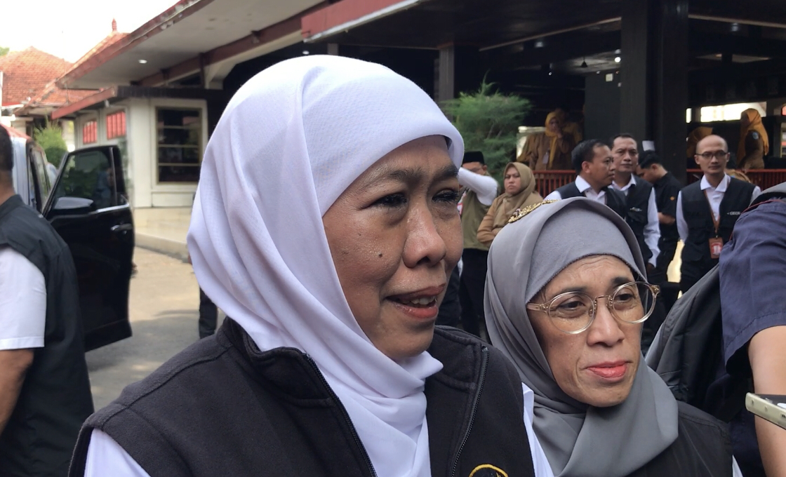 Gubernur Khofifah Salurkan Bansos Rp 8,7 Miliar di Nganjuk