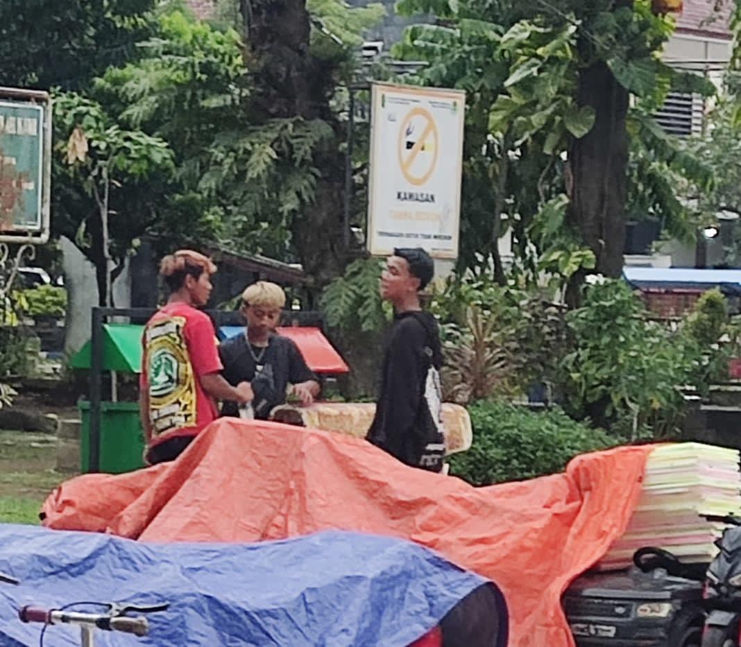 Diduga Mabuk di Alun-Alun Tulungagung Saat Kupatan, Dua Pemuda Diamankan Satpol PP