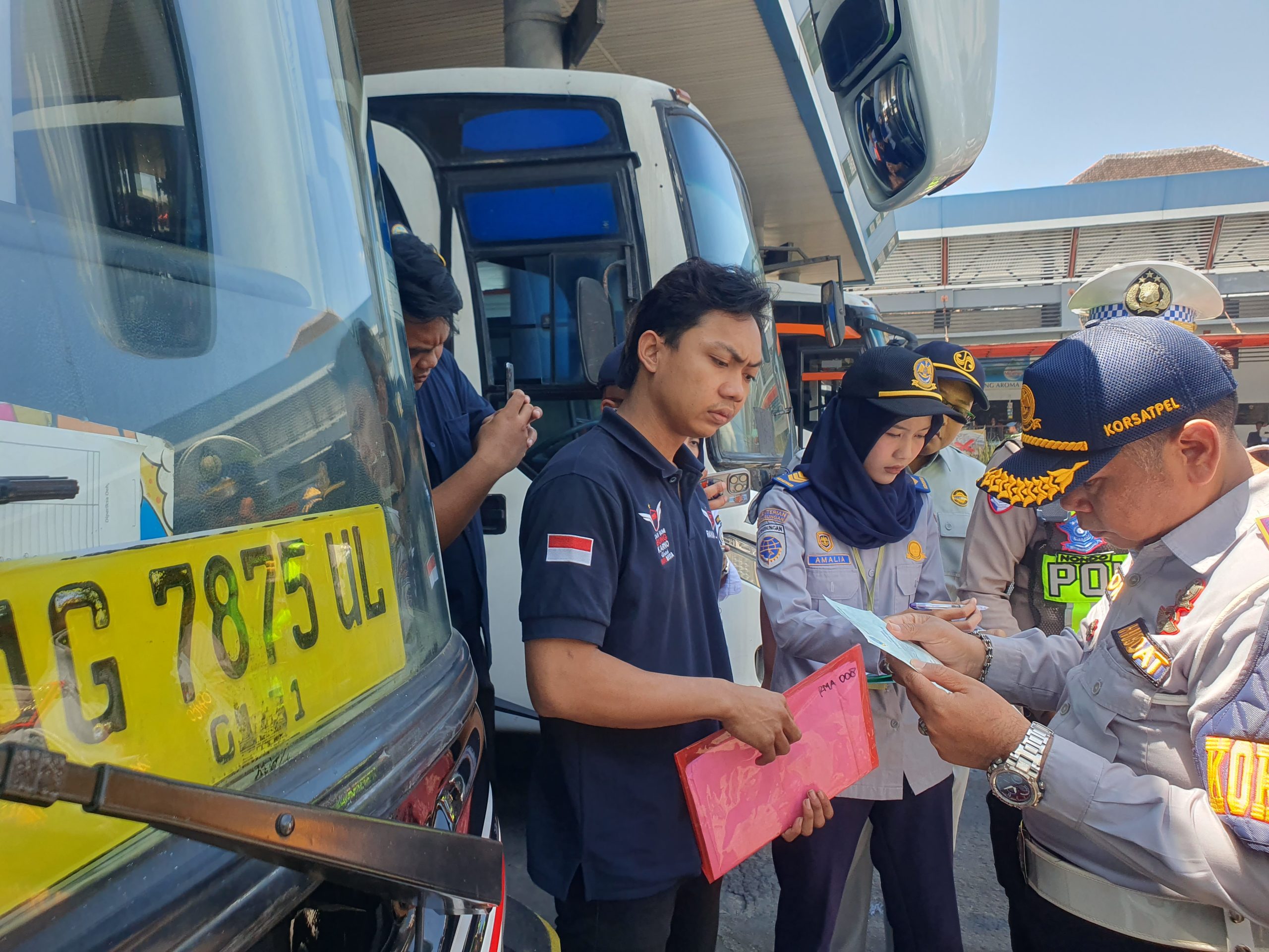 Jelang Mudik Lebaran 2026, Bus AKDP dan AKAP di Terminal Gayatri Tulungagung Jalani Ramp Check
