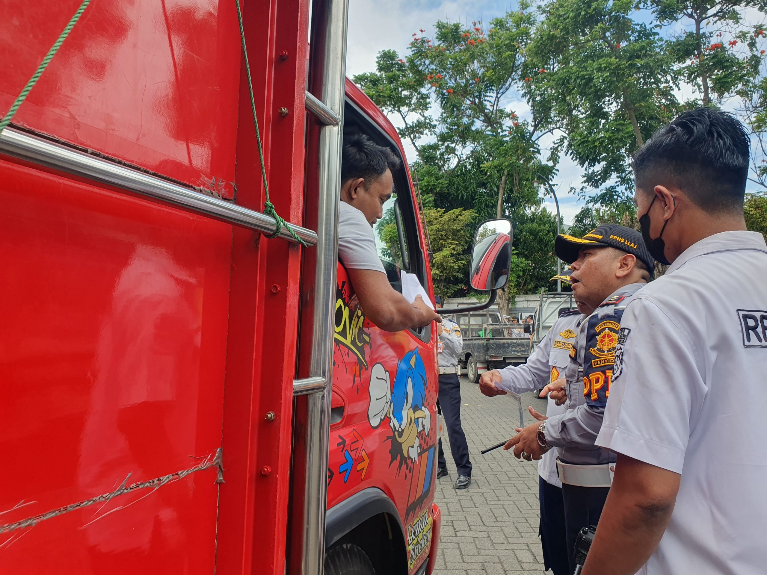 200 Angkutan Barang di Tulungagung Diperiksa, Petugas Temukan Sejumlah Pelanggaran