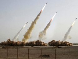 Iran dan Hezbollah Luncurkan Serangan Rudal ke Pangkalan Militer Israel