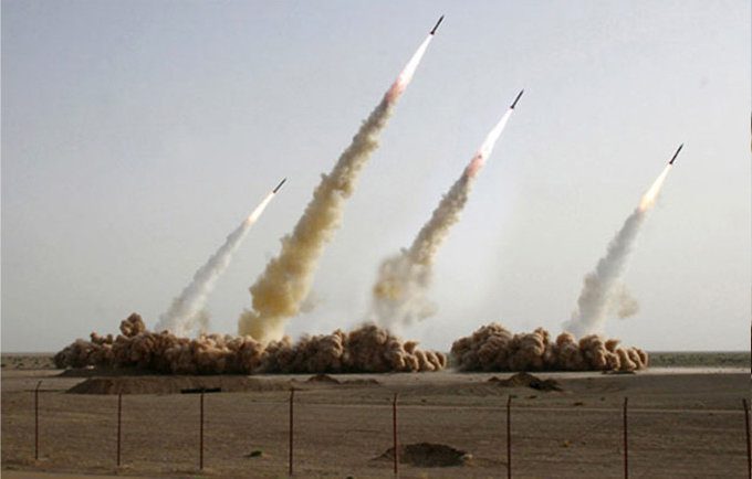 Iran dan Hezbollah Luncurkan Serangan Rudal ke Pangkalan Militer Israel