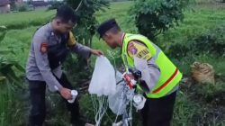 Polsek Jenangan Polres Ponorogo Amankan Balon Udara dan Petasan di Persawahan Ngrupit