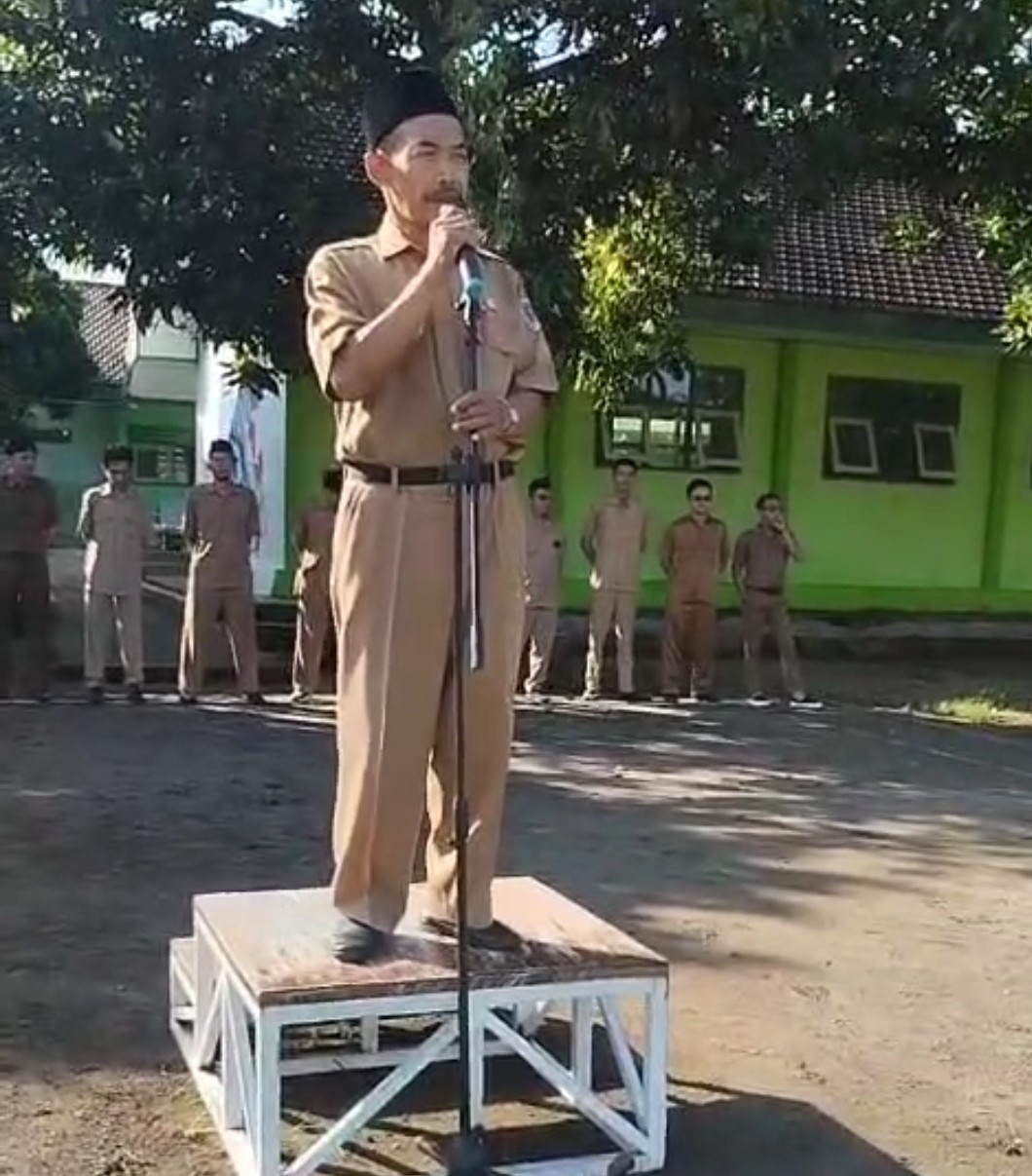 Masuk Hari Pertama Usai Lebaran, Siswa SMPN 1 Ngasem Gelar Halalbihalal
