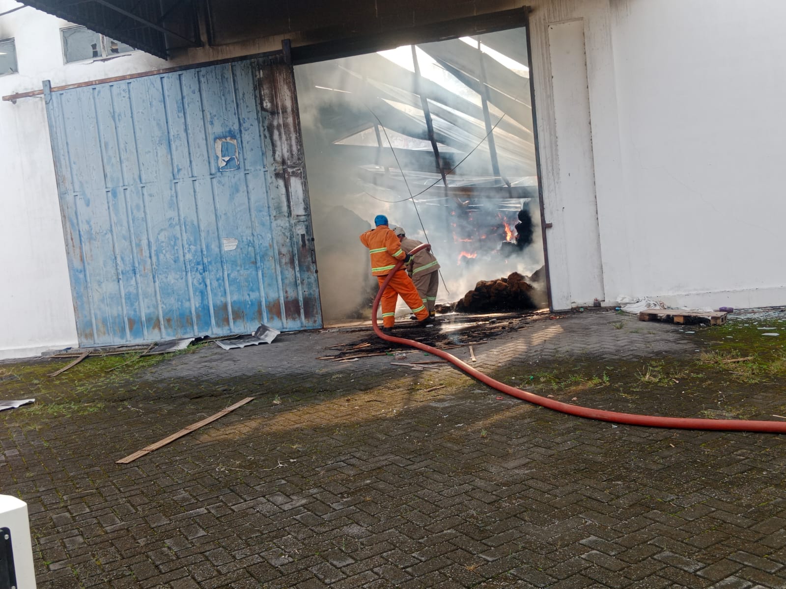 Bekas Pabrik Rokok Terbakar, Kerugian Ditaksir Jutaan Rupiah