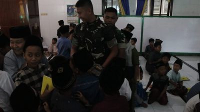 Anjangsana dan Safari Ramadan Satgas TMMD 127 di Masjid Al-Munir Kediri