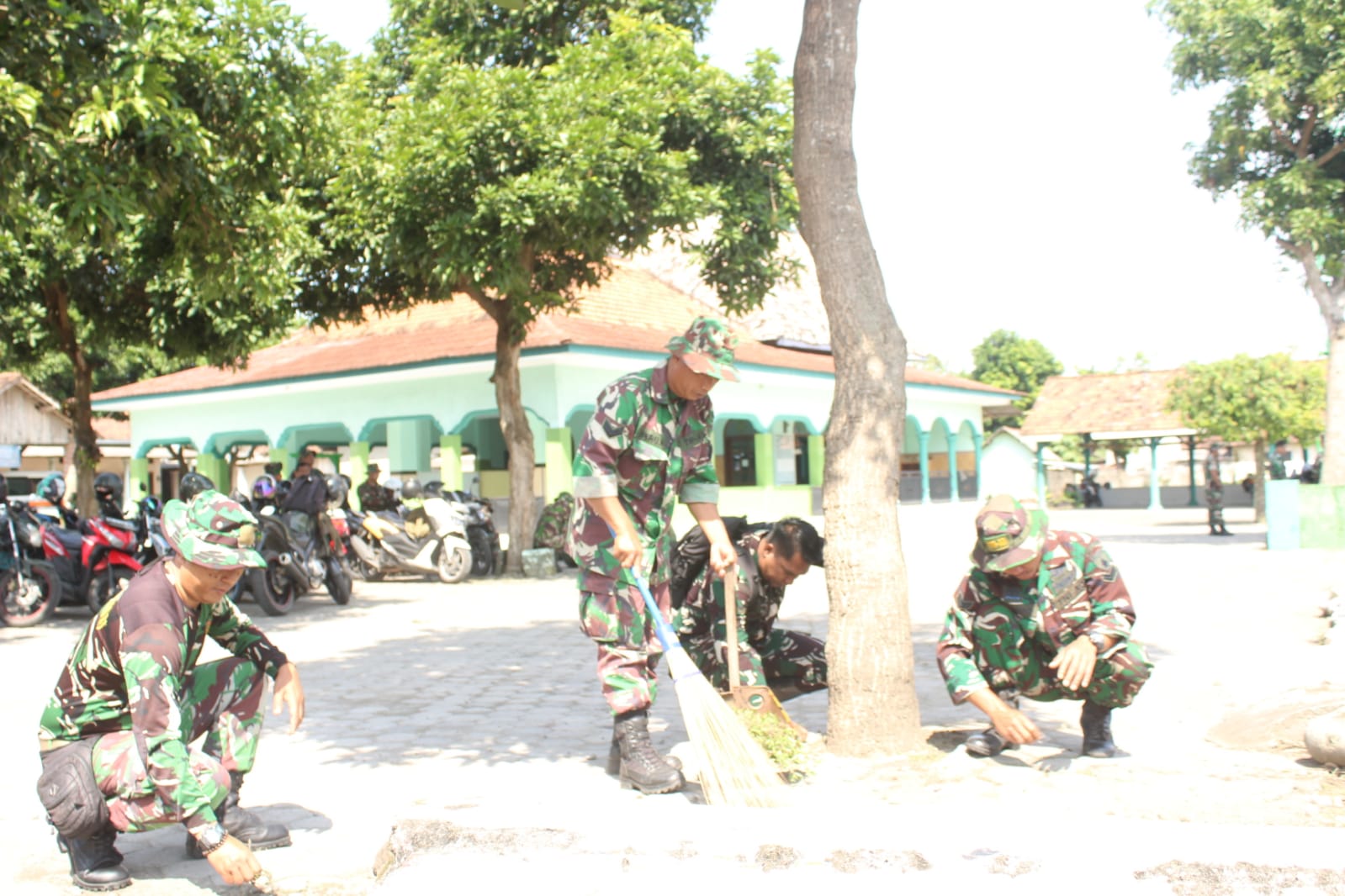 Pengurus Masjid Baitul Huda Rasakan Dampak Sosial Program TMMD ke-127 di Desa Gadungan