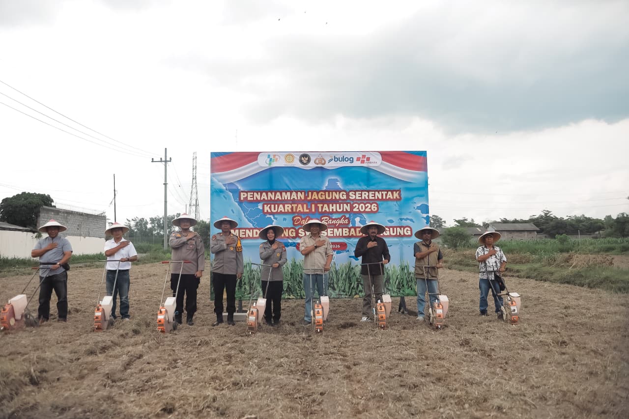 Wujudkan Ketahanan Pangan, Polres Blitar Tanam Jagung Serentak