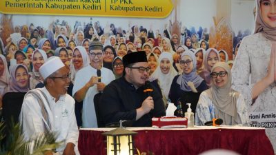 Mas Dhito Beri Hadiah Belanja Gratis untuk 10 Kader PKK yang Mengabdi Lebih dari 30 Tahun