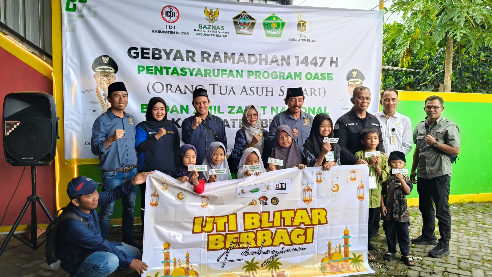 Ramadan, IJTI Blitar Raya Kolaborasi dengan Baznas Ajak 100 Anak Yatim Berbelanja Baju Lebaran
